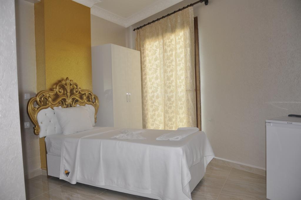 Alev Palace Otel Arsuz Zimmer foto